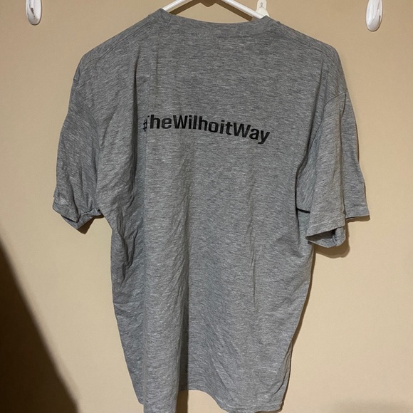 grey athletic t-shirt - Picture 2 of 2